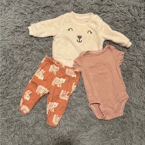 Carter’s Baby Girl Bear Print 3-piece Set: sweater, onesie and leggings 3 months